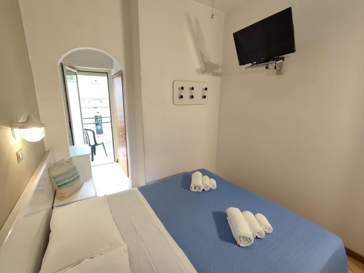 Hotel Athena 3*