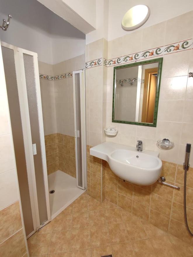 Hotel Athena 3*