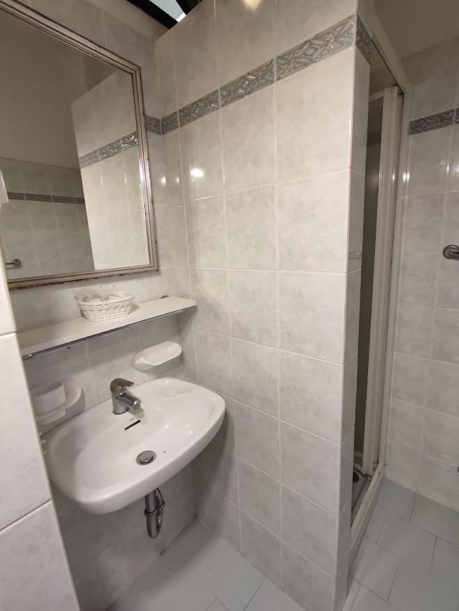 Hotel Athena 3*